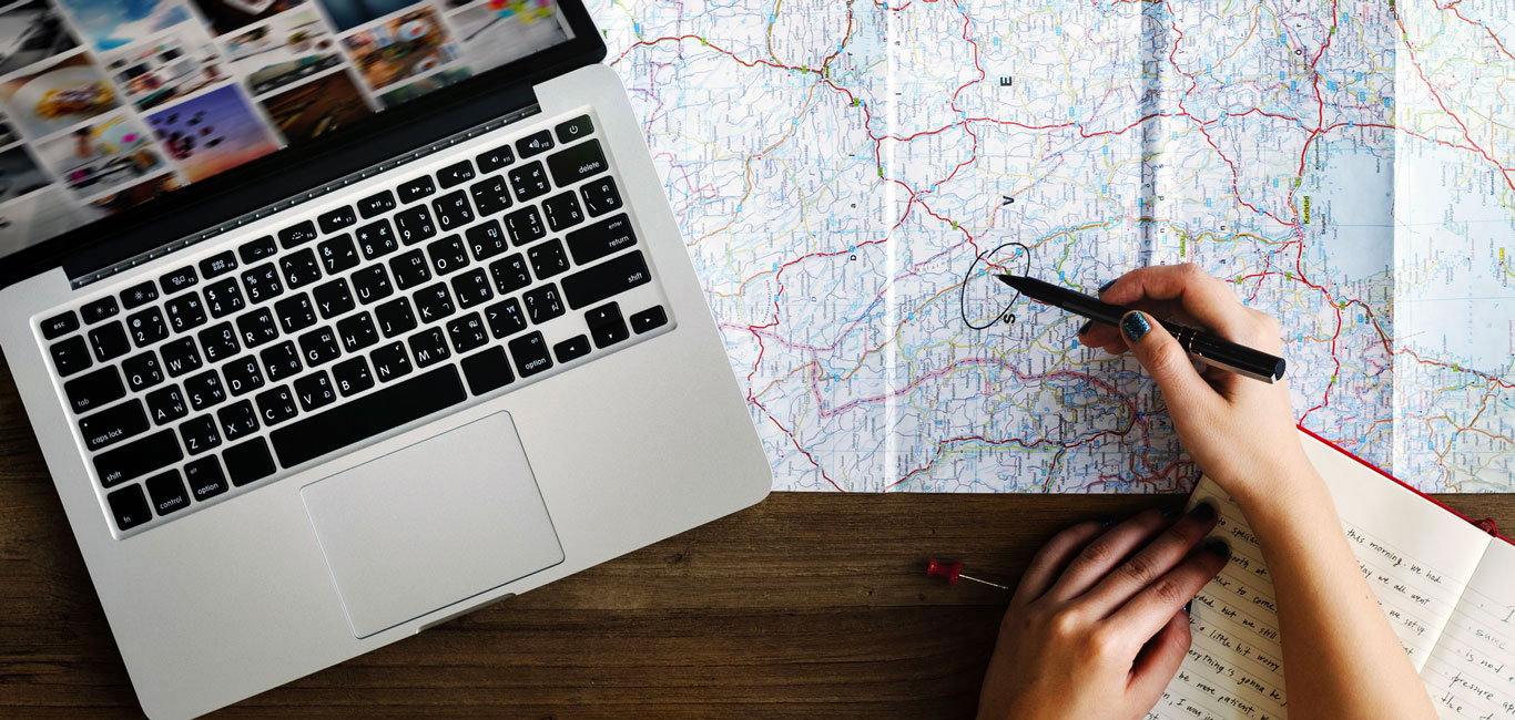 Reisezeitplanung abgestimmt mit Hausreparaturen über zwei wichtige Ratgeber